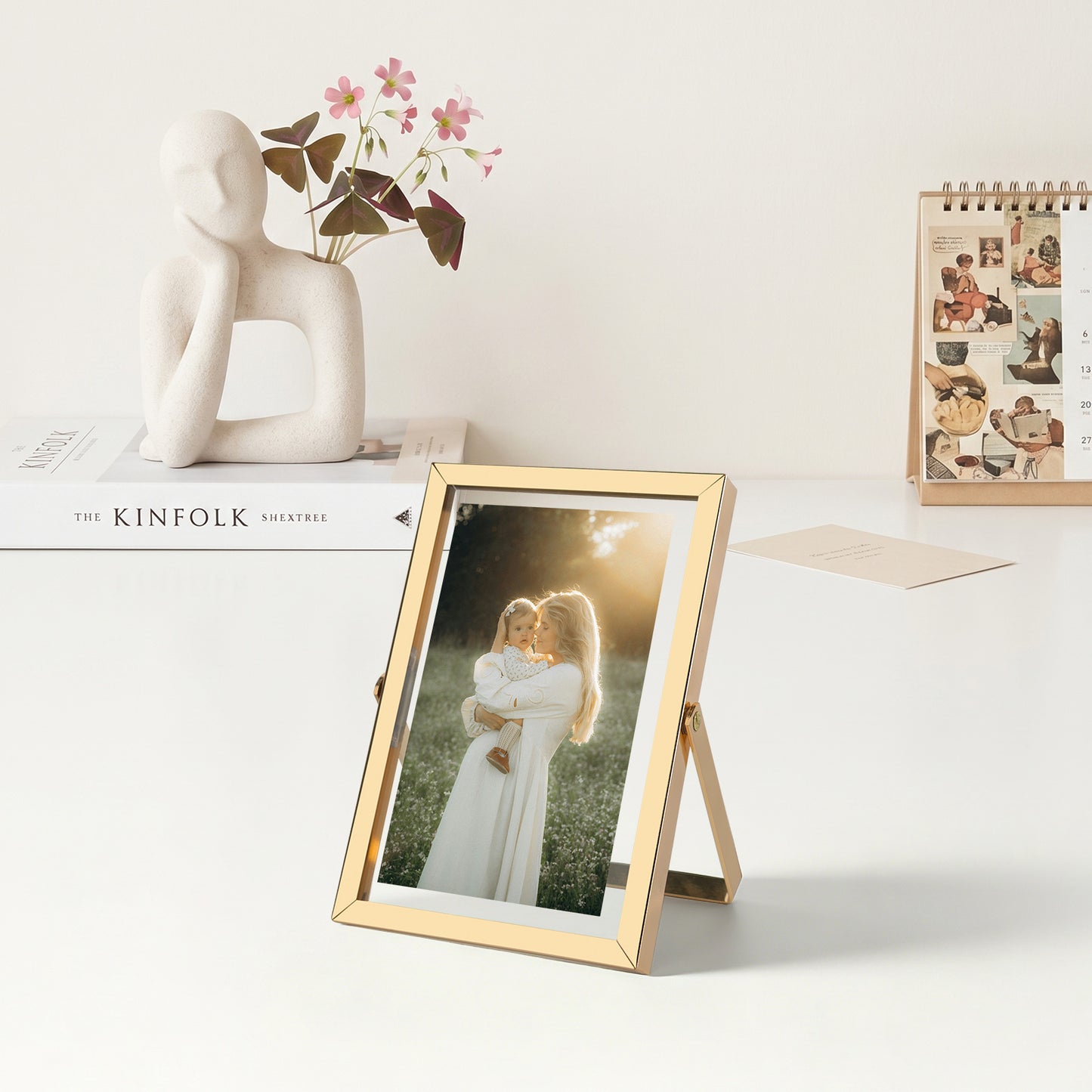 Clearance 4x6 Floating Frame Displays Any Size Picture up to 4 by 6 (24 Pack)